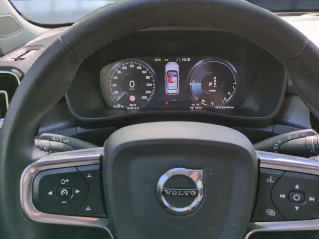 Volvo XC40 view 15