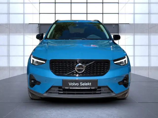 Volvo XC40 view 9