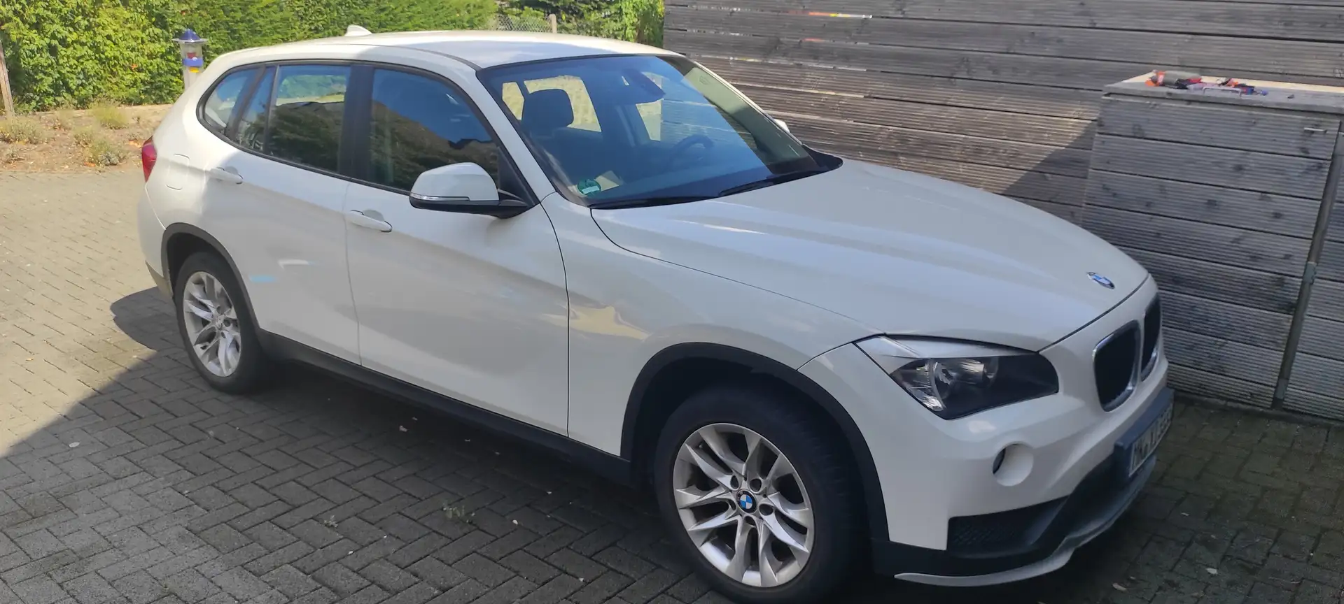 BMW X1 X1 sDrive18i Bílá - 1