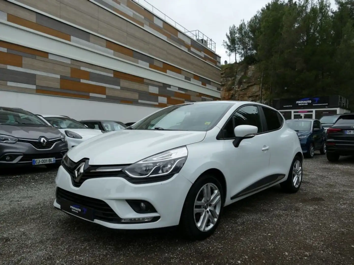 Renault Clio IV BUSINESS 1.5 DCI 90 Ch BVM5 Blanc - 1