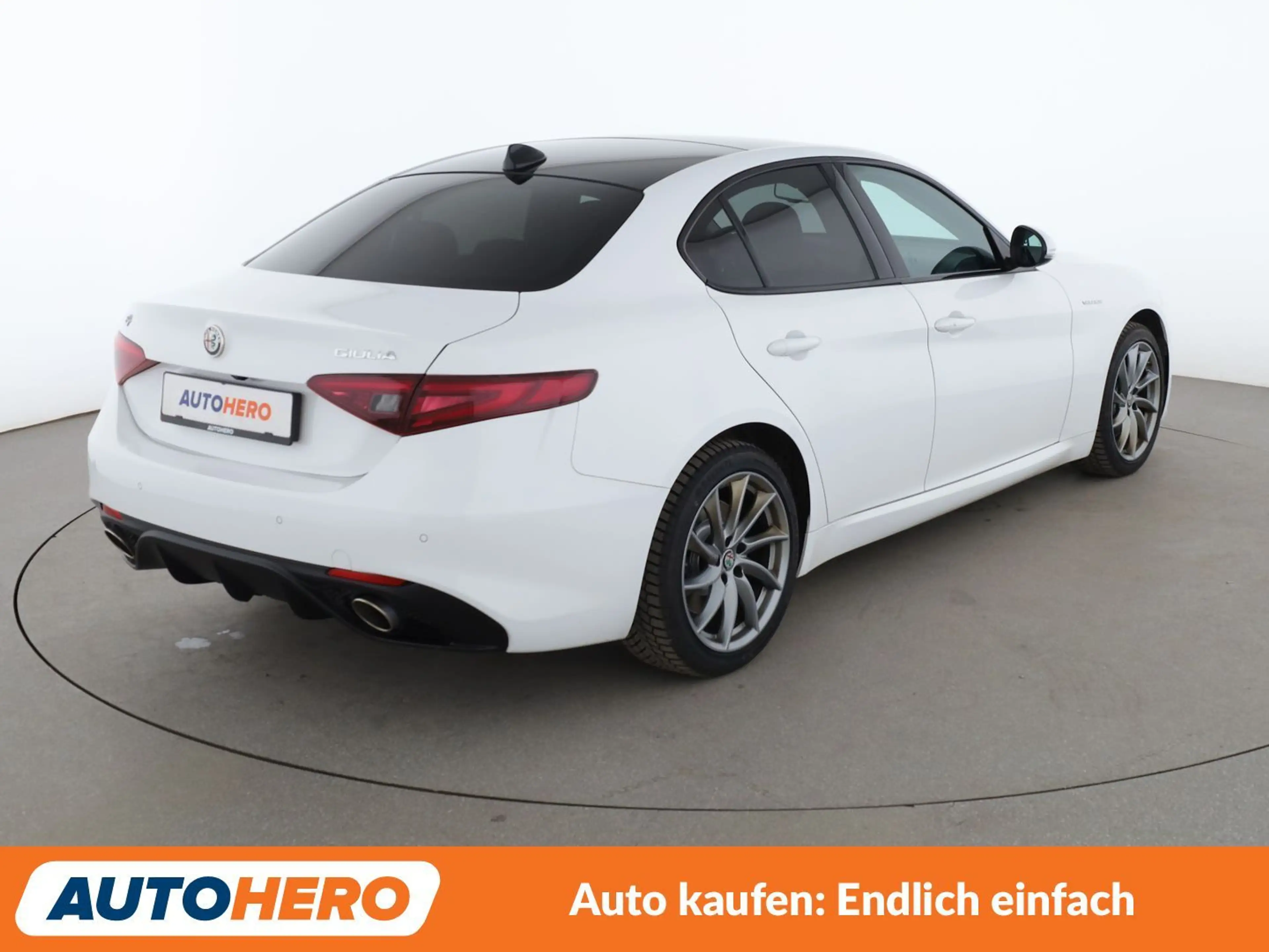 Alfa Romeo Giulia 2.0 Turbo Veloce Aut.*NAVI*BI-XENON*ACC*CAM*SHZ* — photo 6