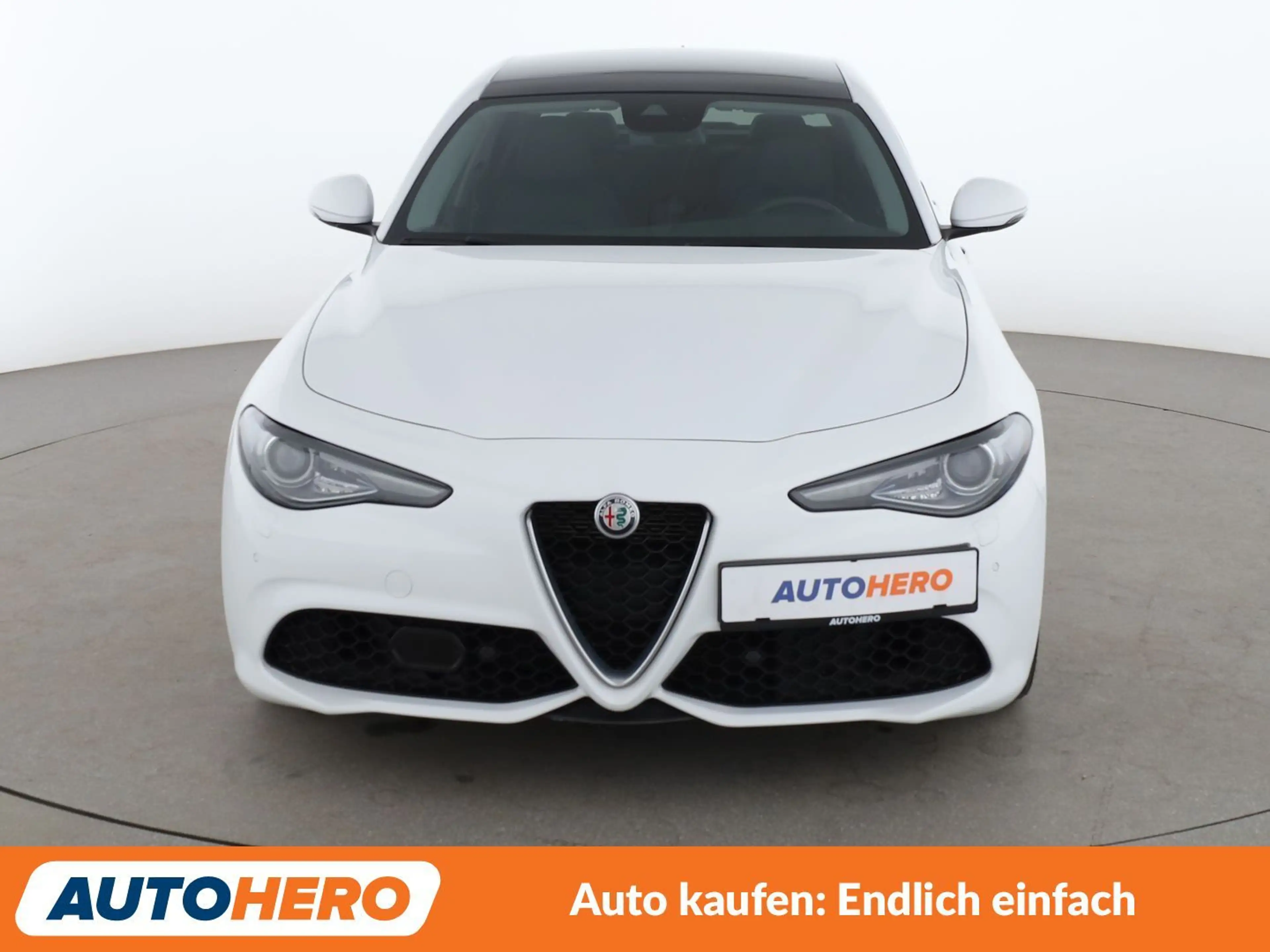 Alfa Romeo Giulia 2.0 Turbo Veloce Aut.*NAVI*BI-XENON*ACC*CAM*SHZ* — photo 9
