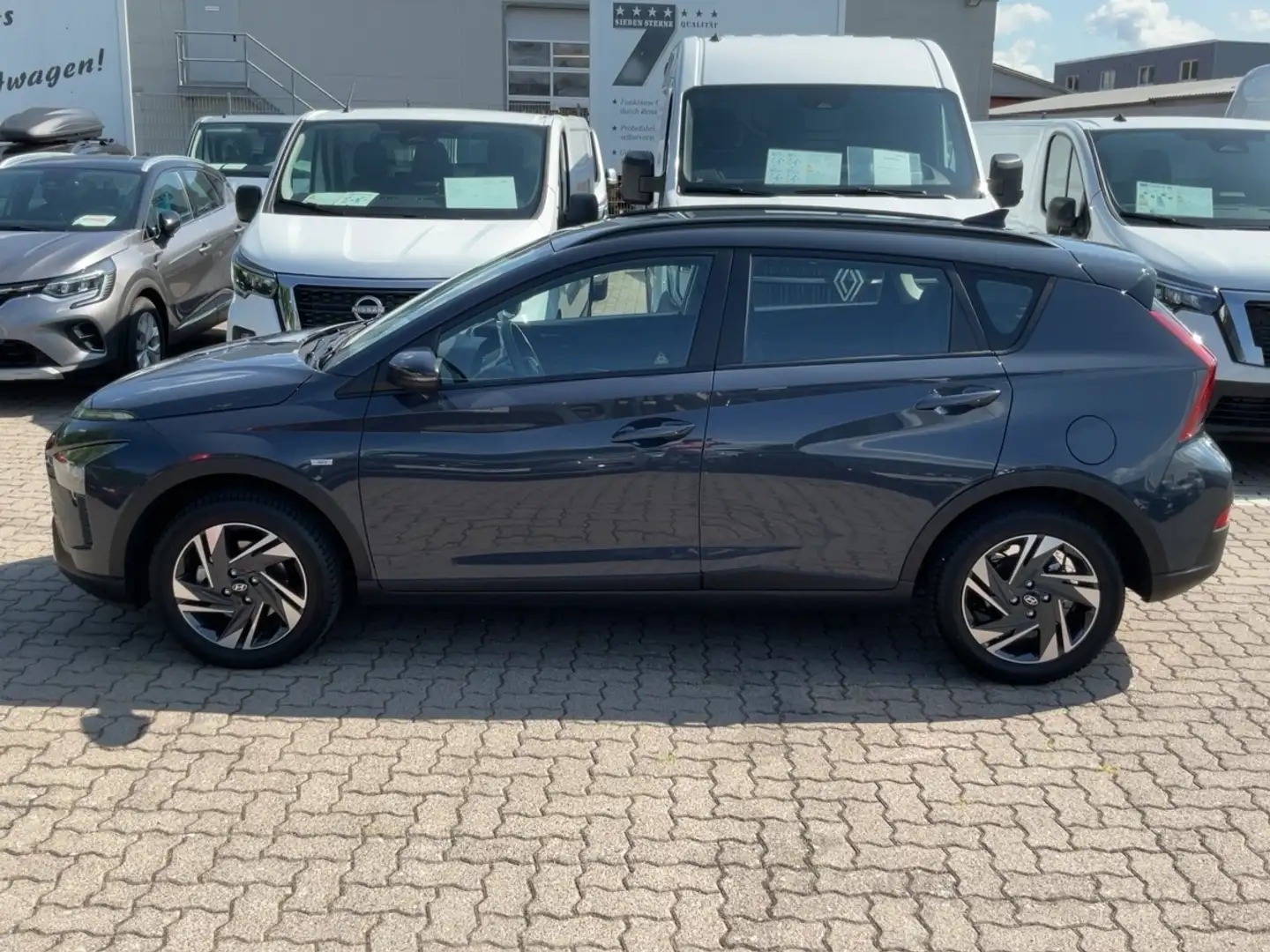 Hyundai BAYON Trend Mild-Hybrid 1.0 T-GDI 2WD Gris - 2