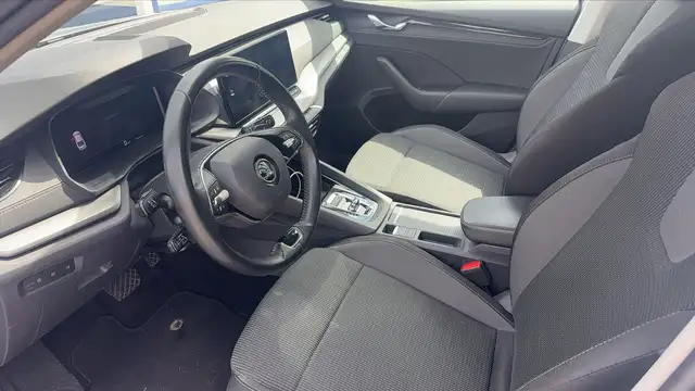 Skoda Octavia view 8