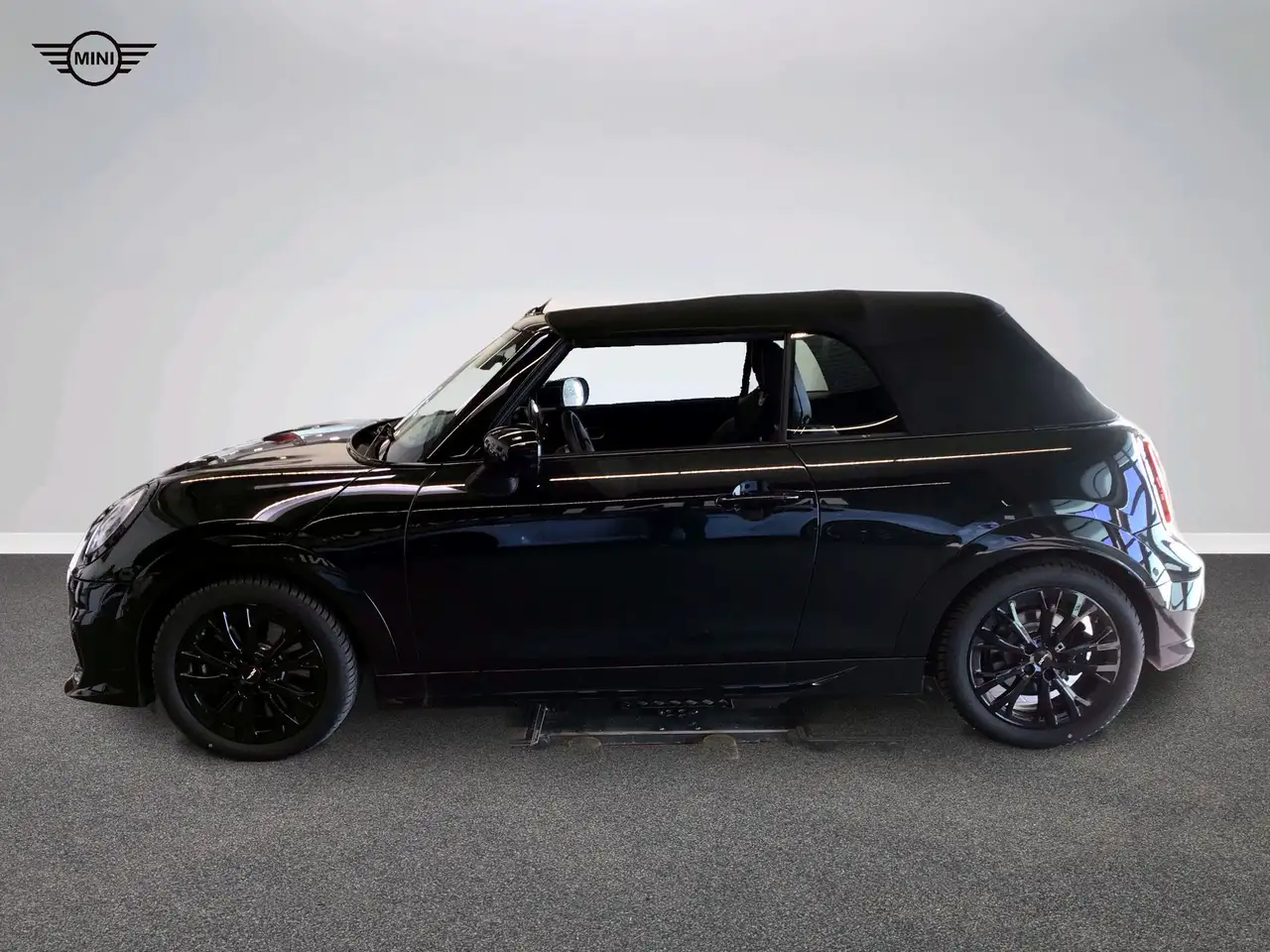 MINI Cooper S Cabrio John Cooper Works Trim 2