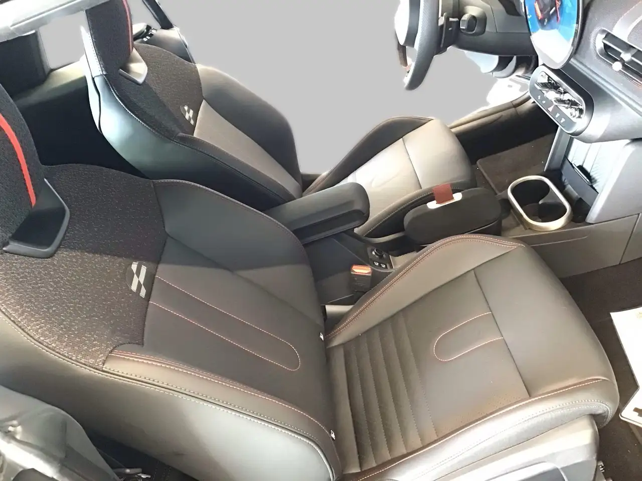 MINI Cooper S Cabrio John Cooper Works Trim 18