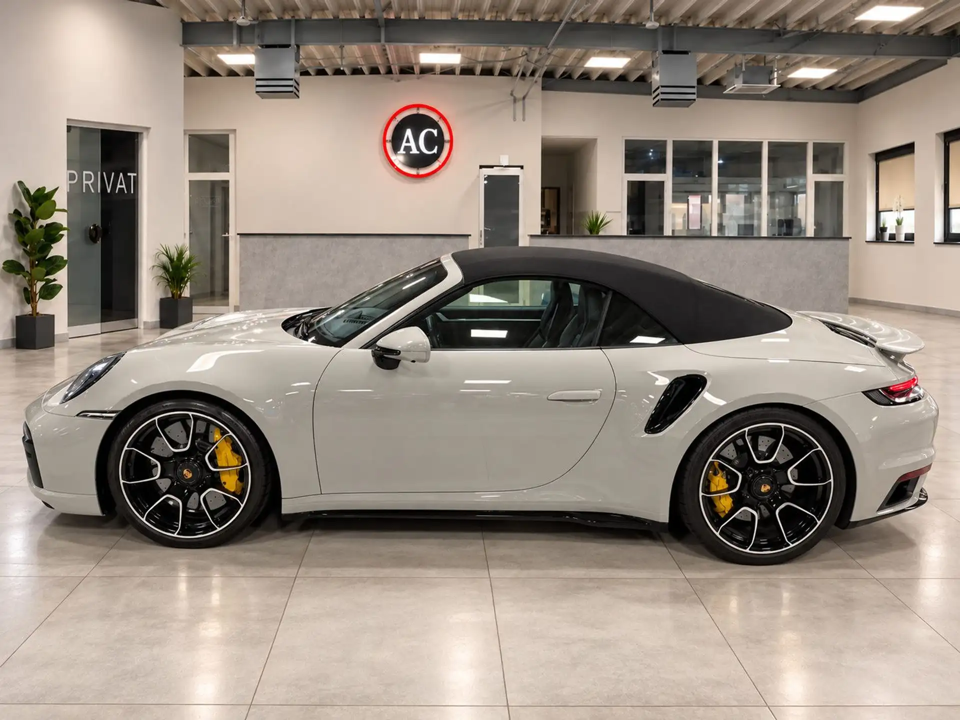 포르쉐 911 Turbo S Cabriolet 2020 회색 사진 4