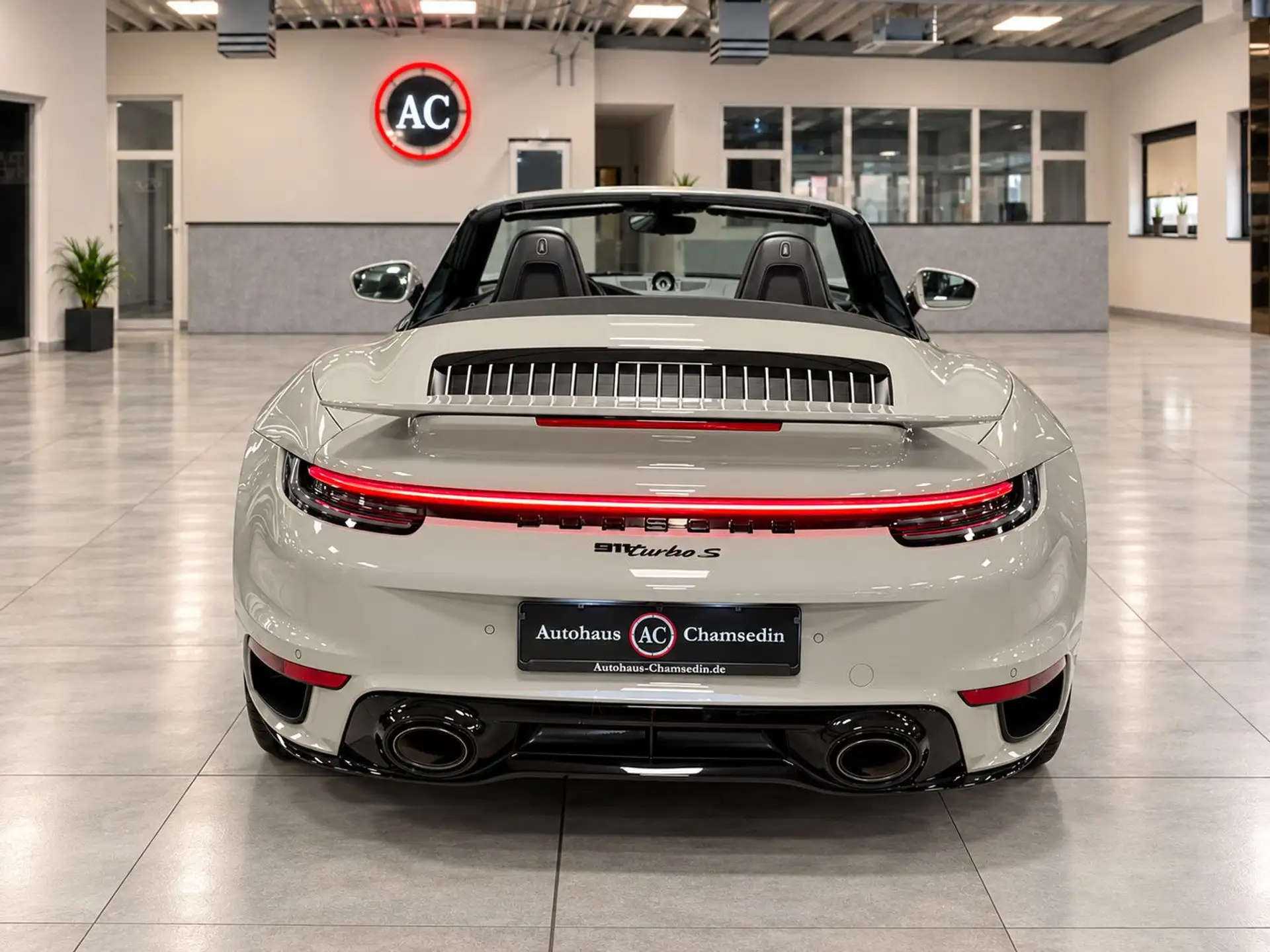 포르쉐 911 Turbo S Cabriolet 2020 회색 사진 8