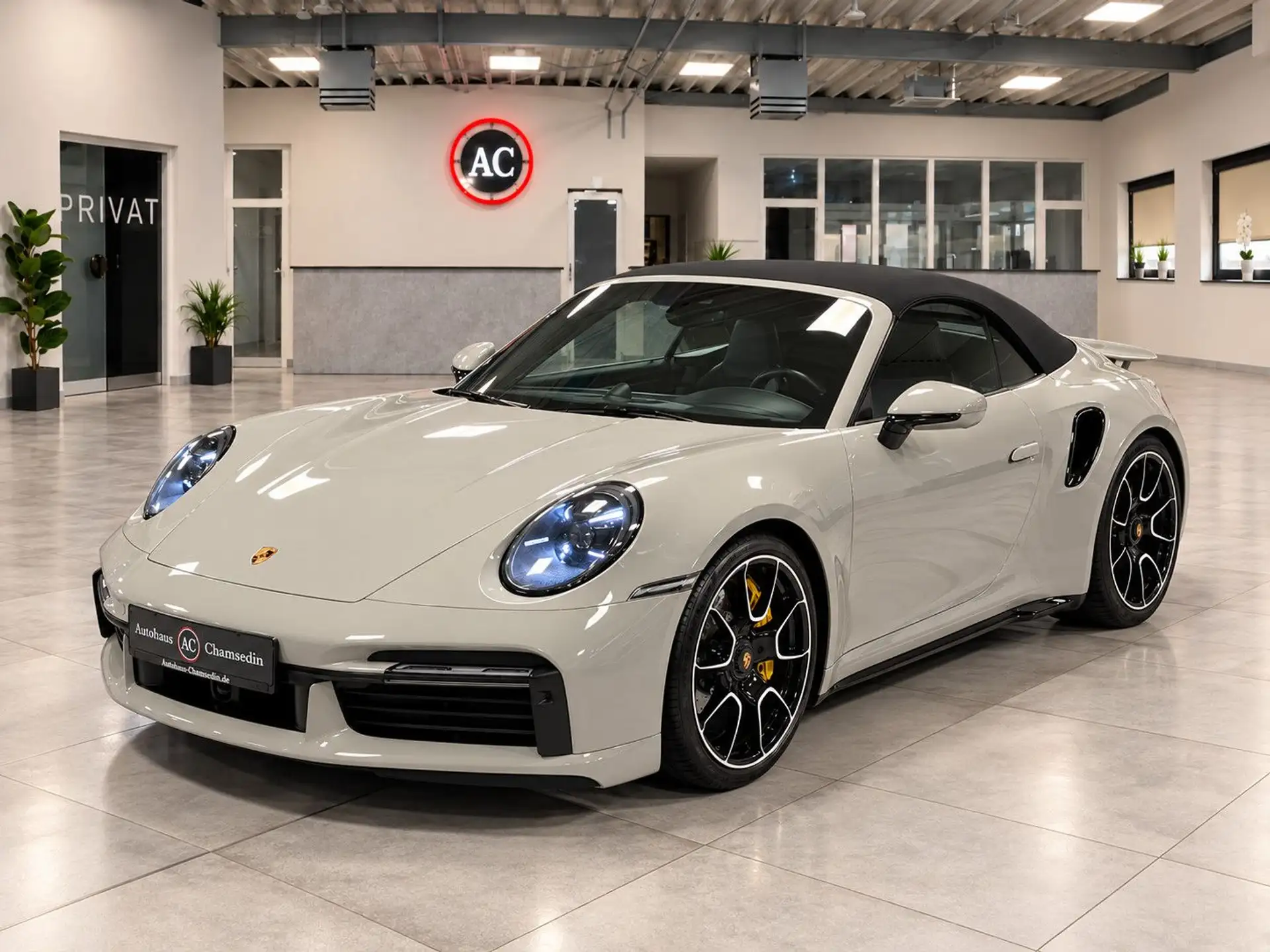 포르쉐 911 Turbo S Cabriolet 2020 회색 사진 2
