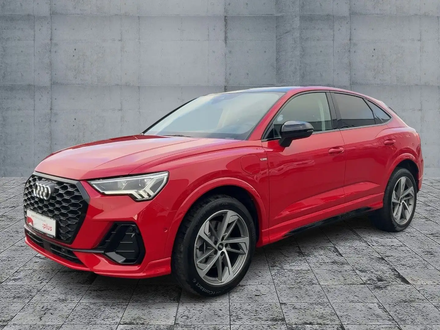 Audi Q3 45 TFSI e S-LINE LED+NAVI+AHK+PANO Rot - 2