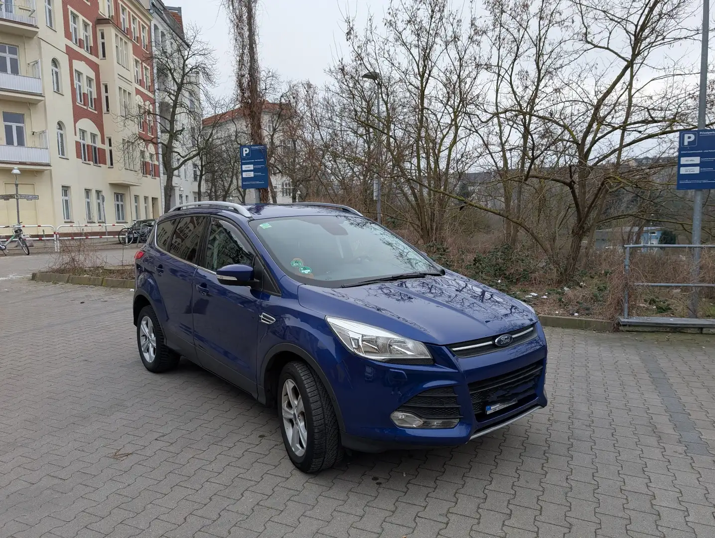 Ford Kuga 2.0 TDCi 4x4 Tempomat, Bluetooth, TÜV neu - 1