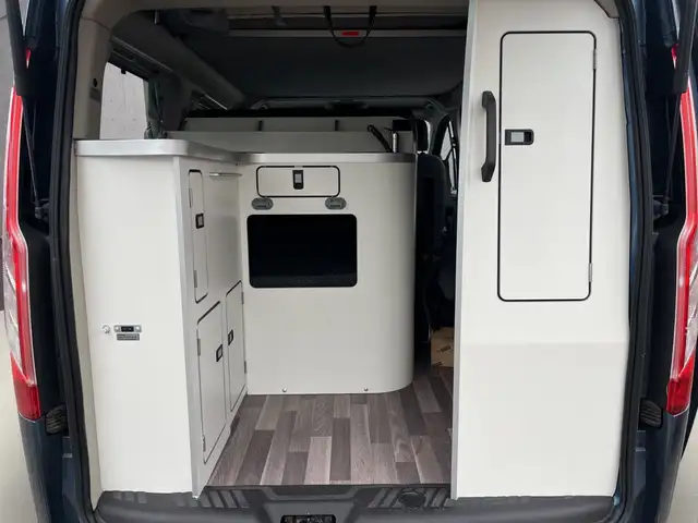 Ford Transit view 14