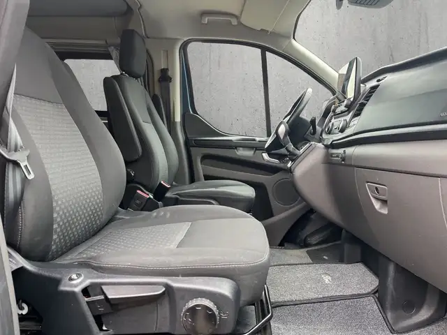 Ford Transit view 9