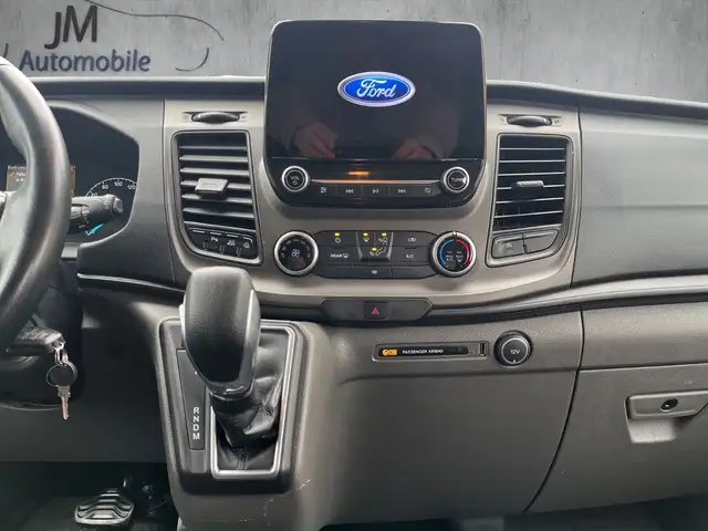 Ford Transit view 12