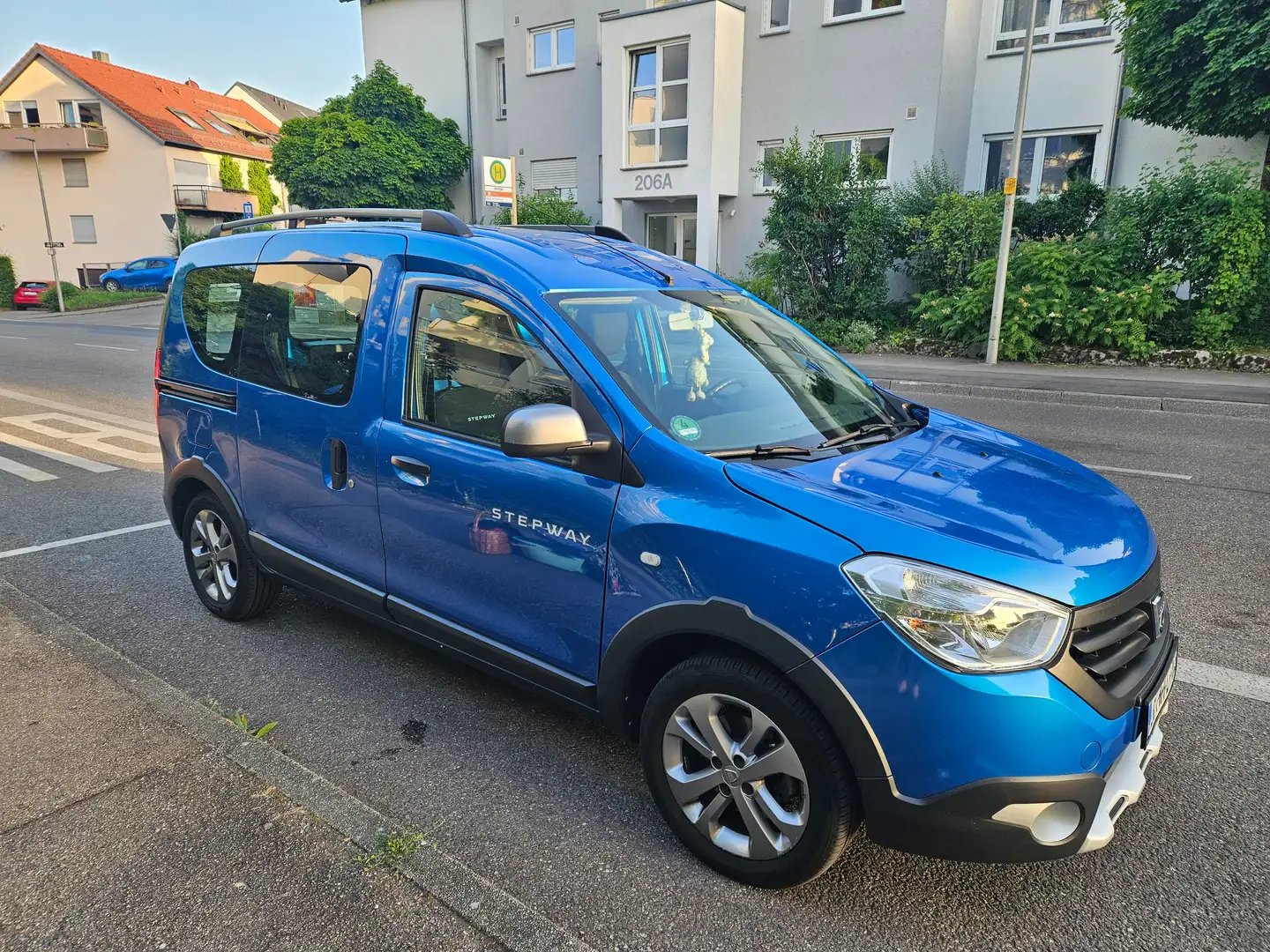 Dacia Dokker Traum-Mini Camper Dacia Dokker Stepway Blau - 1