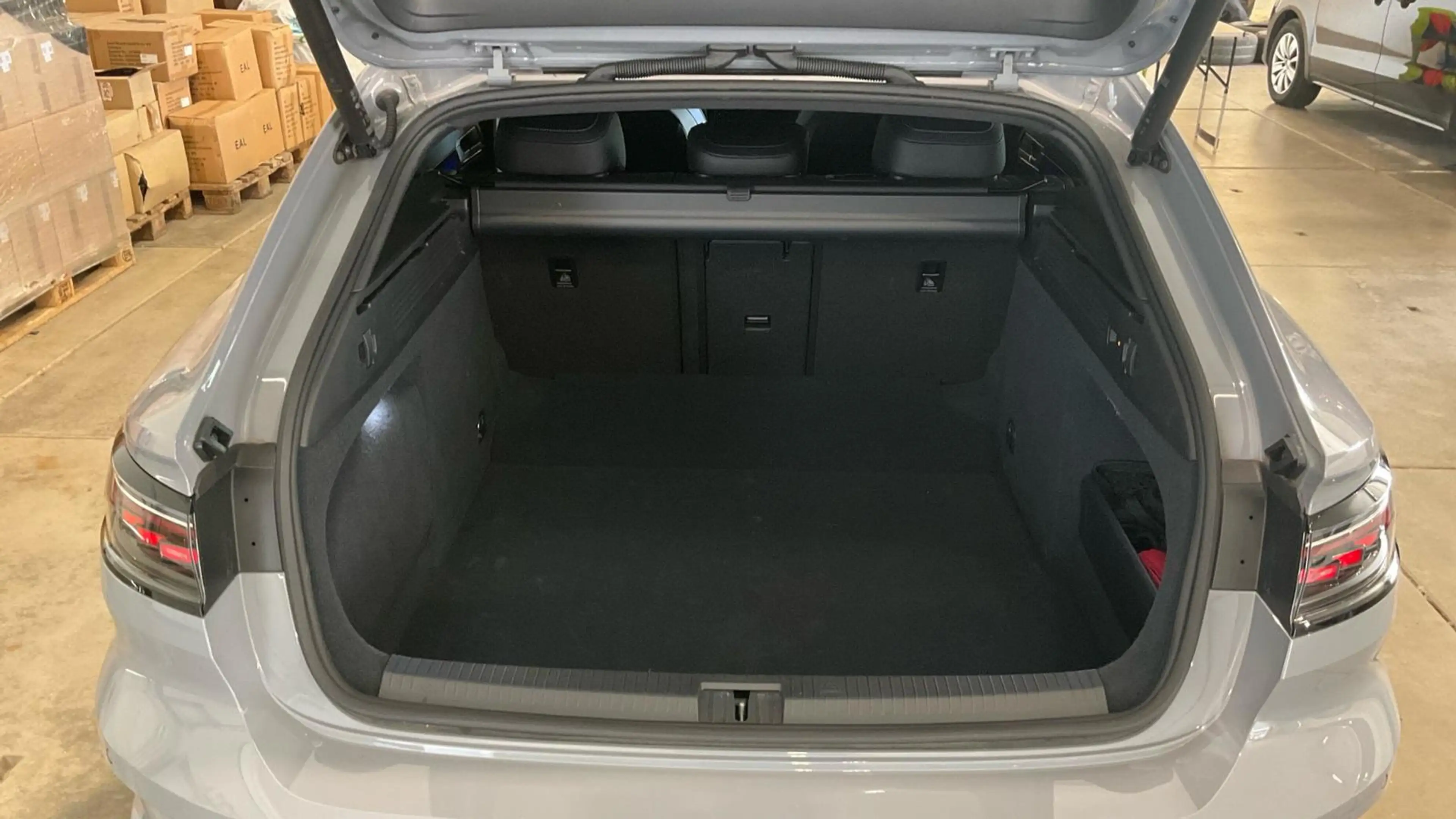 Volkswagen Arteon 2.0 TSI ACC MATRIX 360° AHK HARMAN LEDER — photo 4