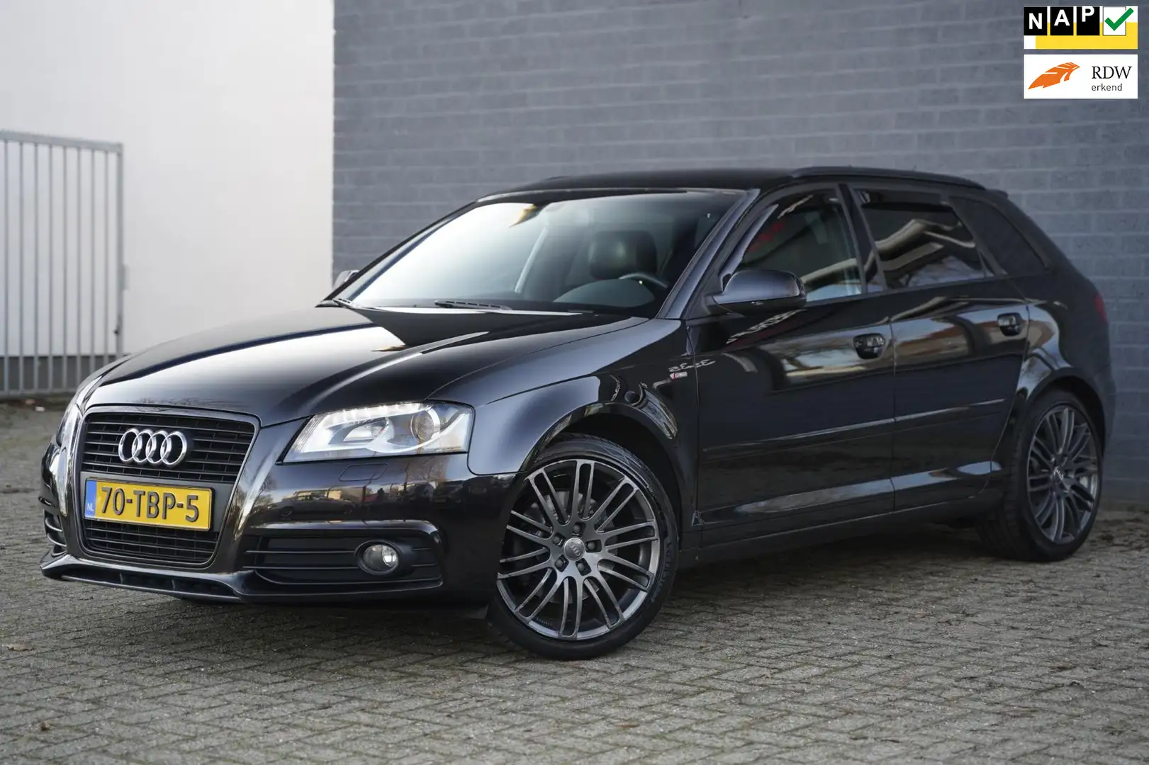 Audi A3 Sportback 2.0 TFSI 2x S Line 200pk, Automaat, Led Zwart - 1
