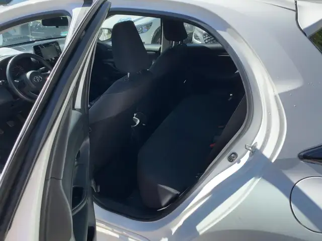 Toyota Yaris view 13