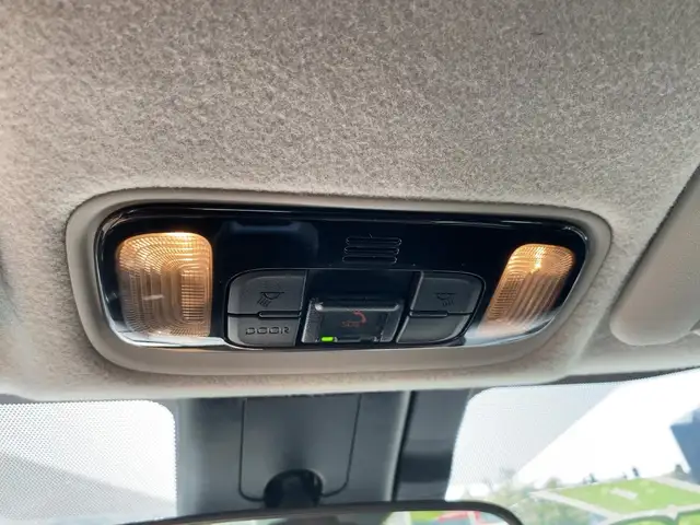 Toyota Yaris view 24