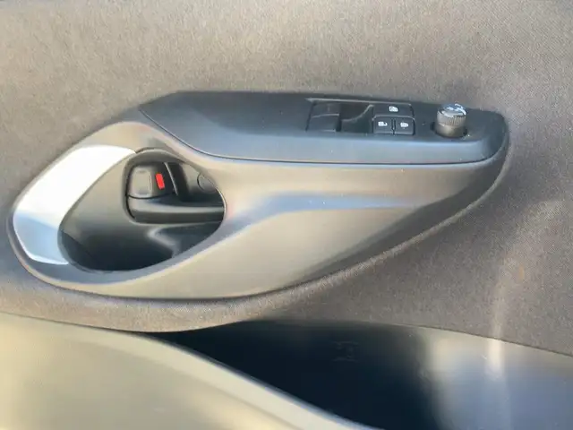 Toyota Yaris view 21