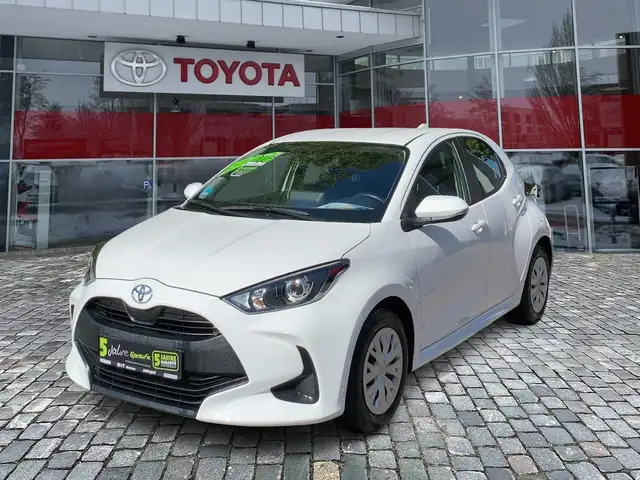 Toyota Yaris view 2