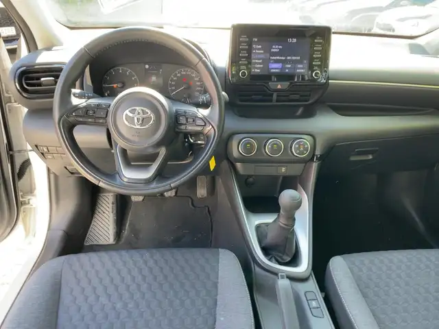 Toyota Yaris view 14