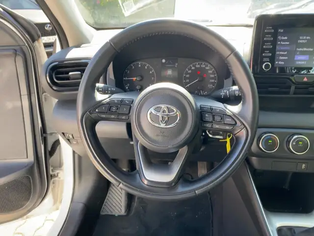 Toyota Yaris view 15