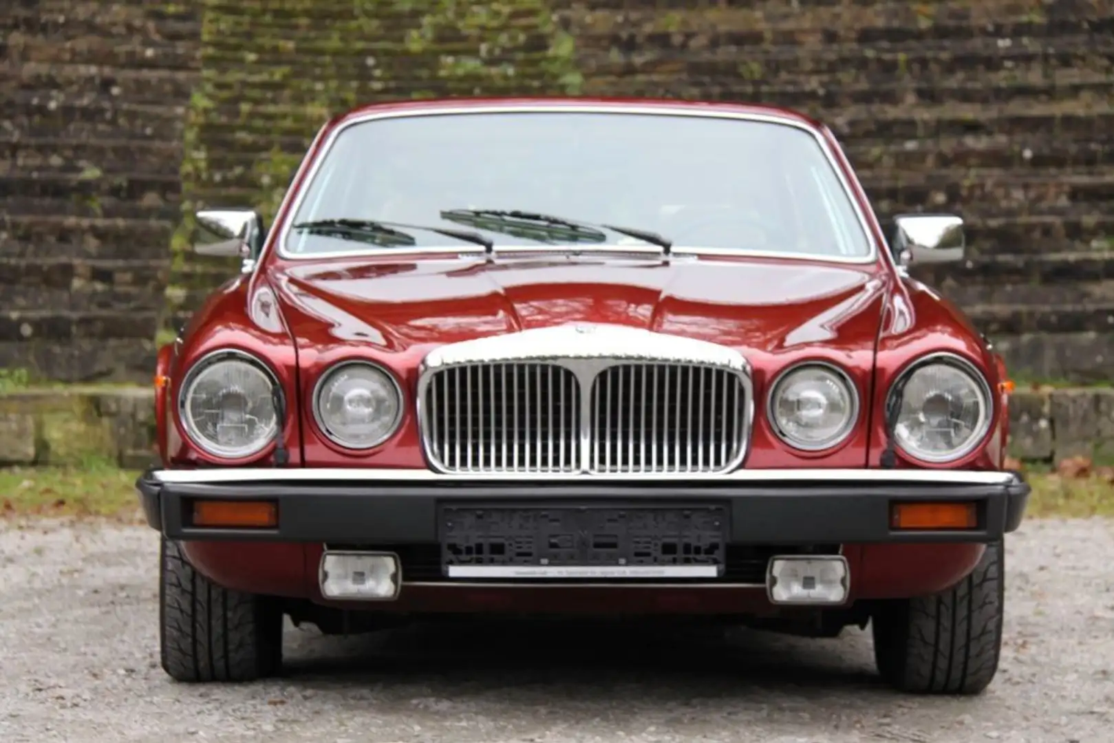 Jaguar Daimler Double Six Serie 3 mit 3 Jahren Garantie Rot - 1