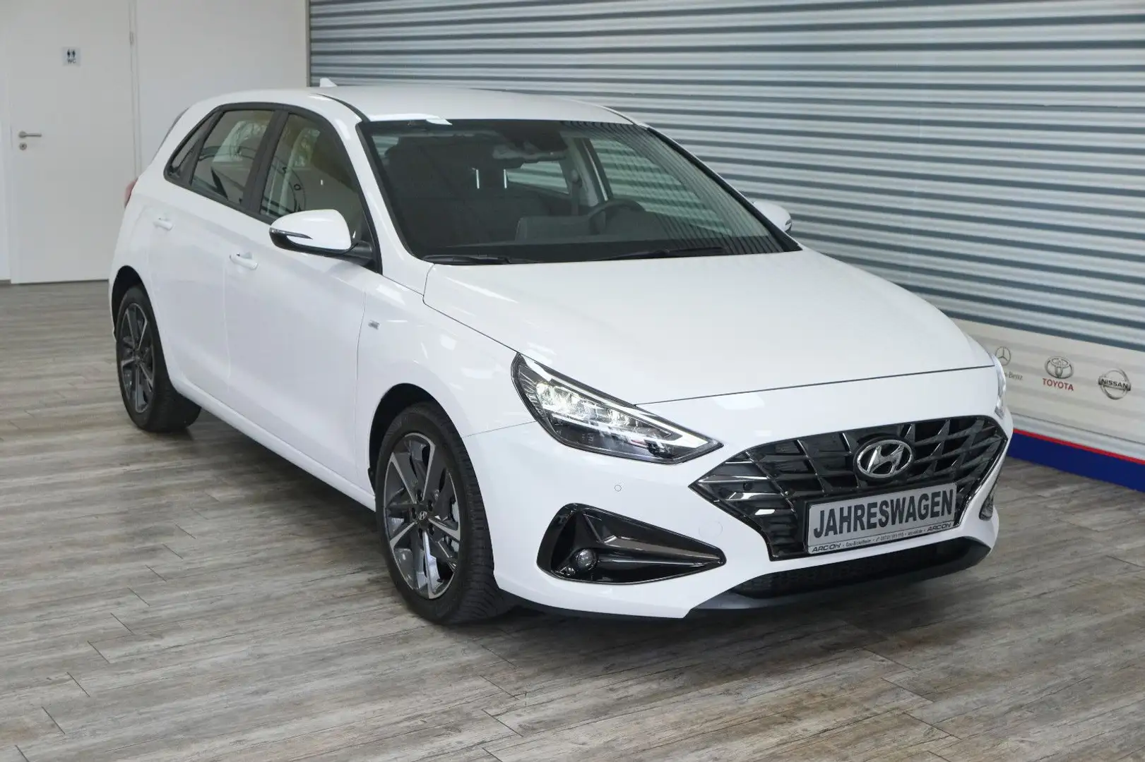 Hyundai i30 Trend Mild-Hybrid 48V *NAVI/SHZ/PDC/RFK/LED* Fehér - 2