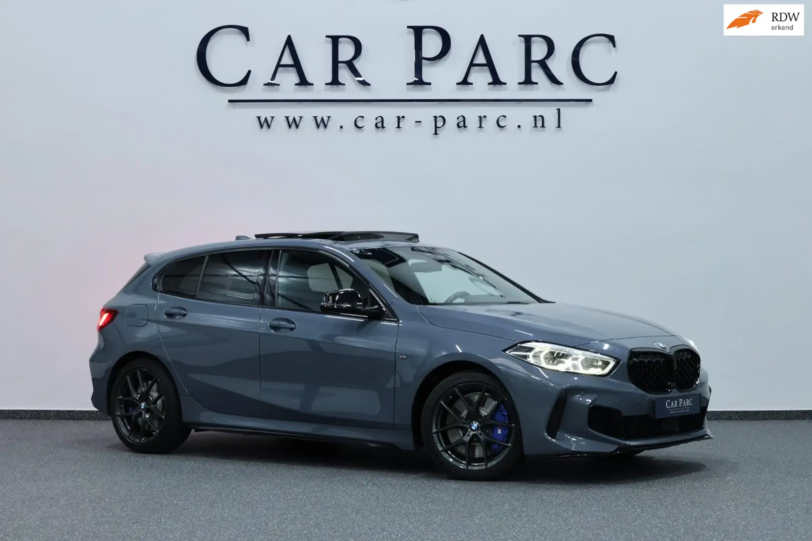 BMW 135 1-serie M135i xDrive M-PERFORMANCE/LED/VIRTUAL/SFE Gris - 1