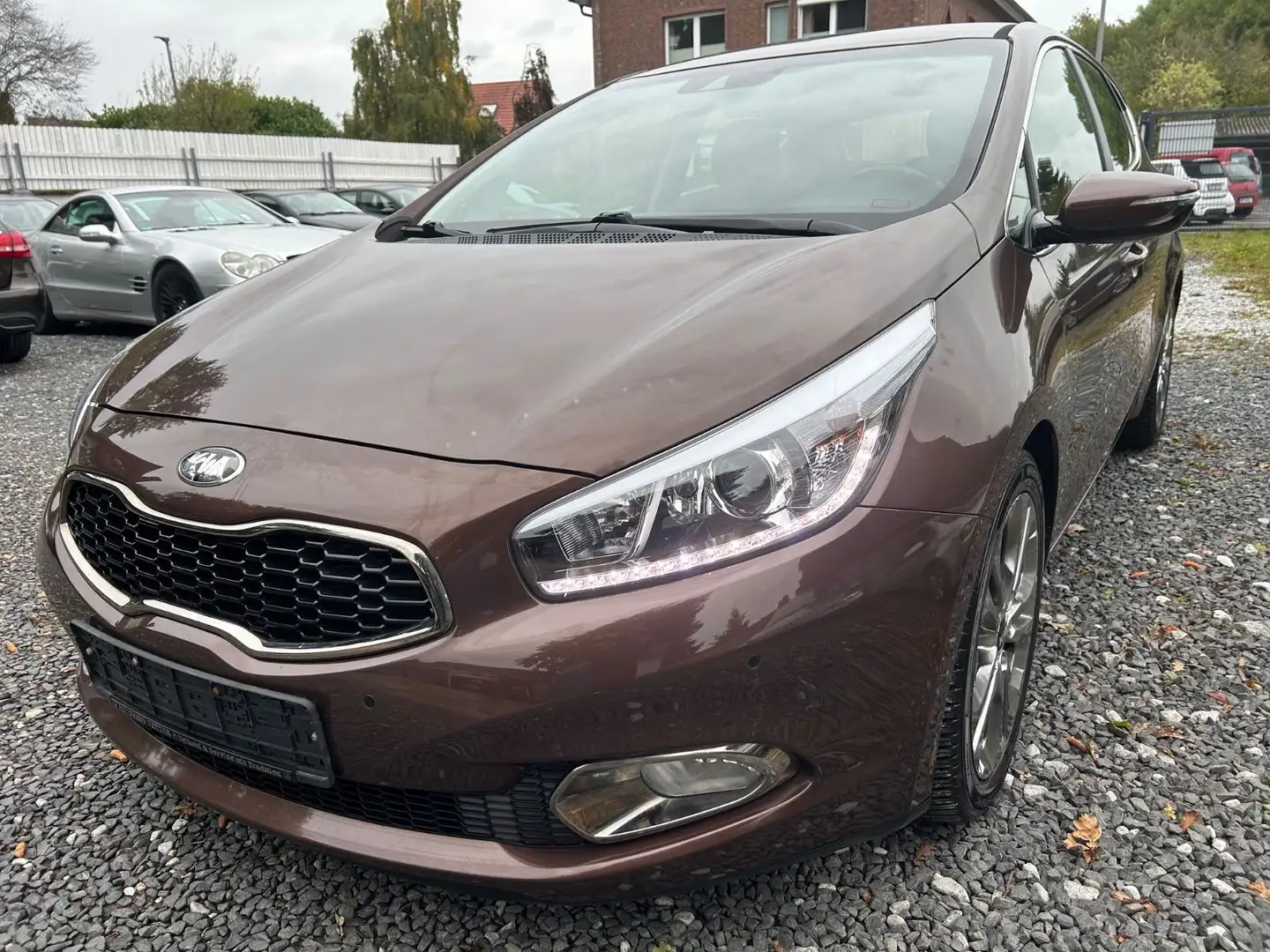 Kia Ceed / cee'd Ceed Spirit 1.6 *AUTOMATIK*SHZ*PDC*KLIMA Brun - 1