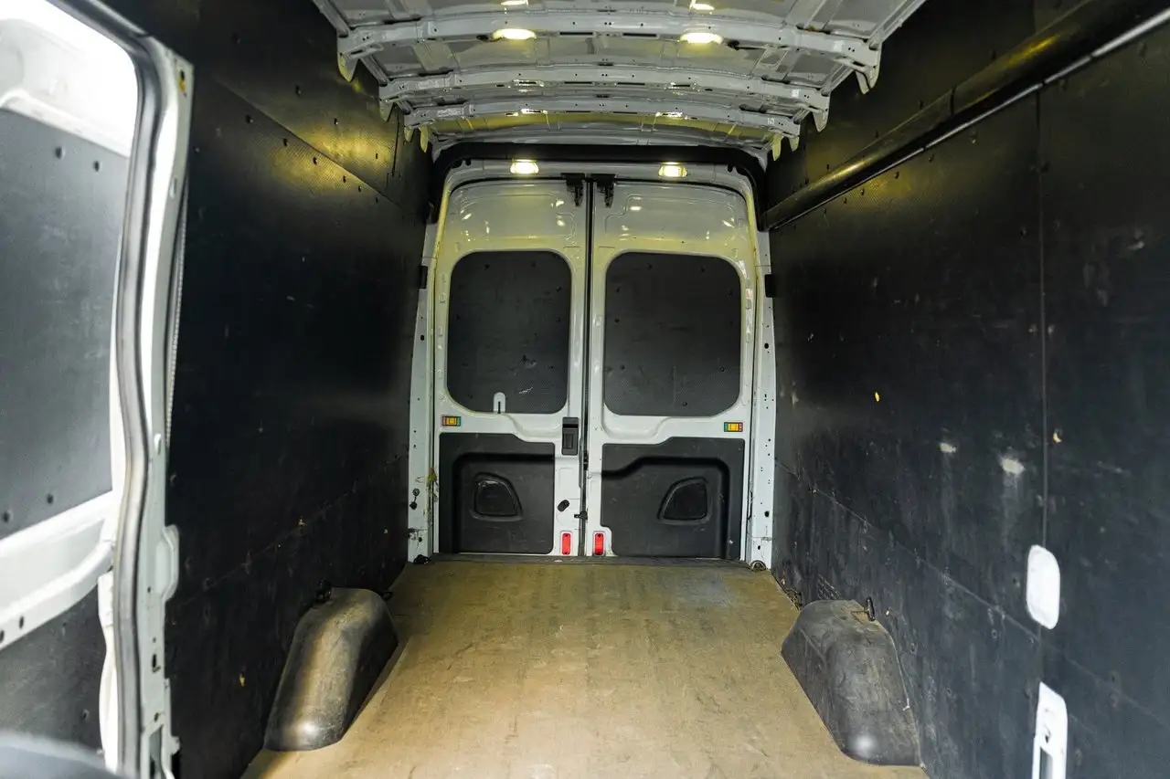 Ford Transit снимка Ford Transit