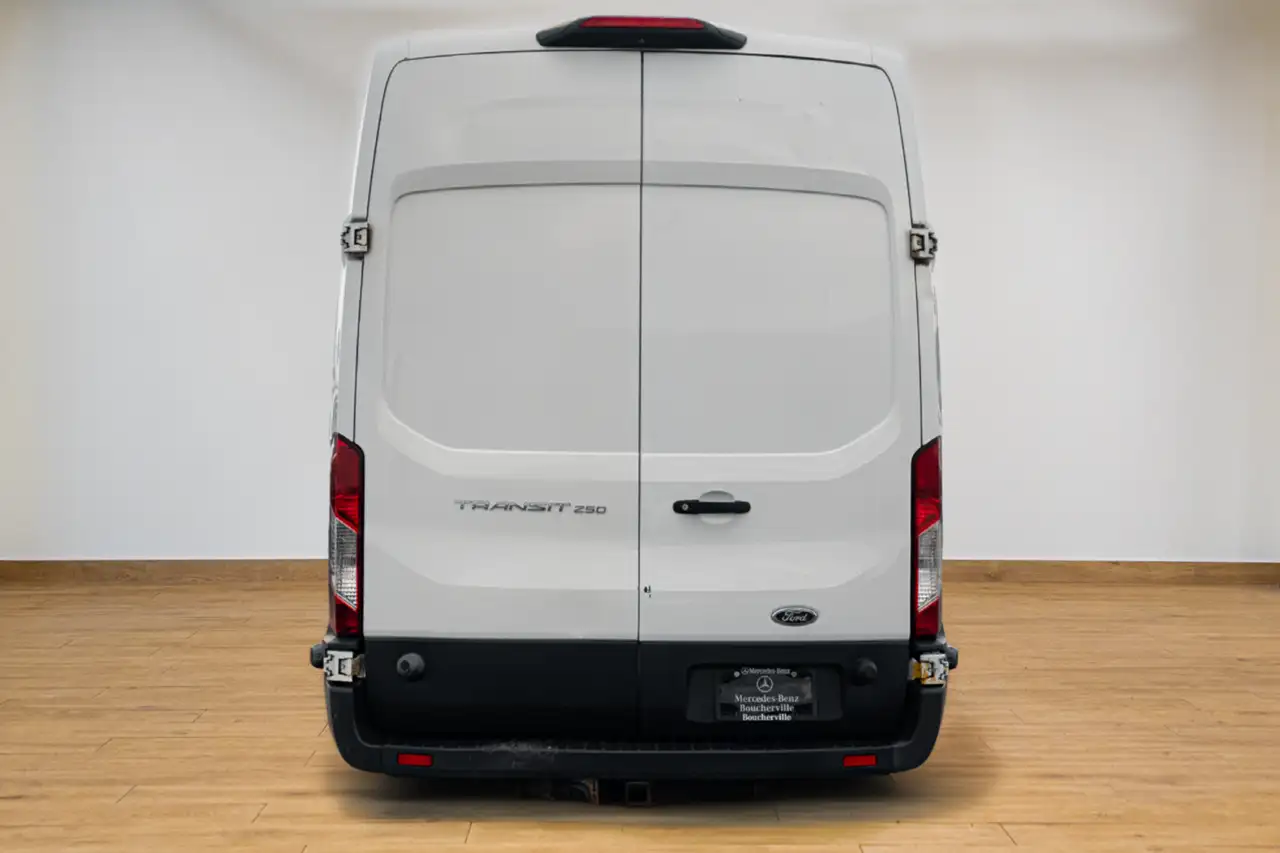 Ford Transit снимка Ford Transit