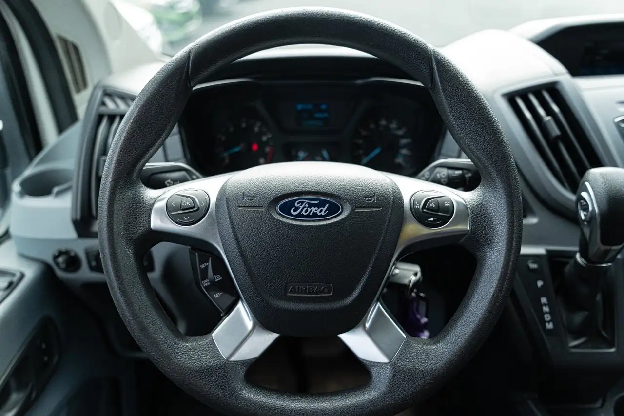 Ford Transit снимка Ford Transit