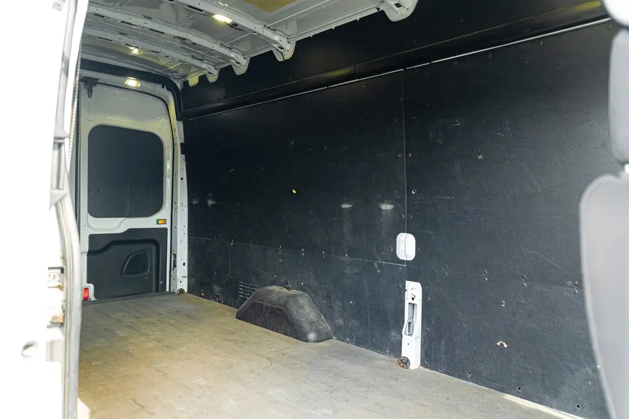 Ford Transit снимка Ford Transit