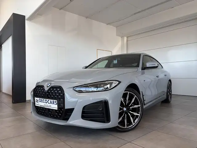 BMW M4 M pack / Carplay & Android auto / Camera / Sfeerverlichting /