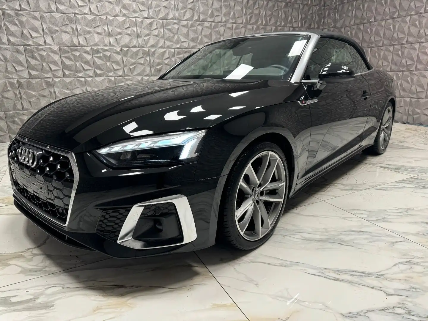Audi A5 Cabriolet 40 TFSI S line/S-tronic. Schwarz - 1