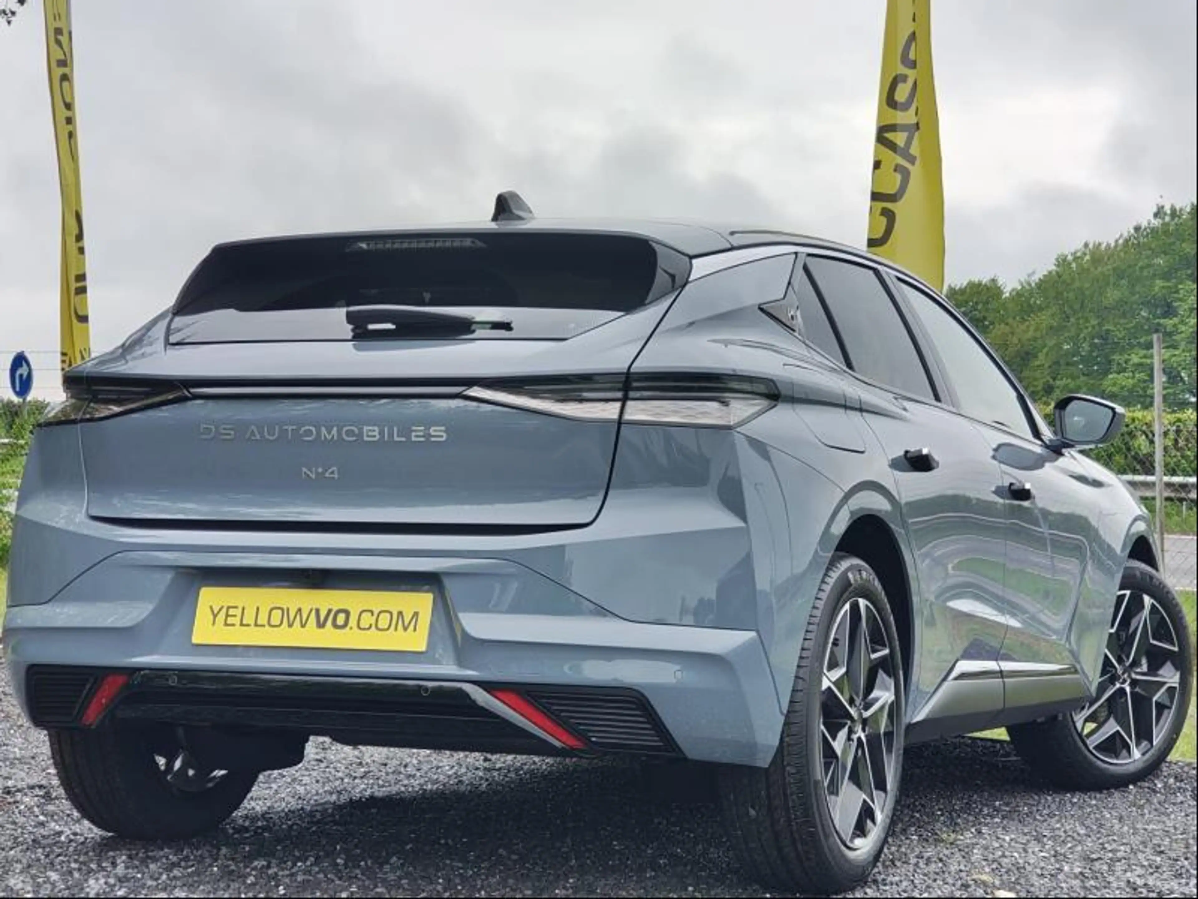 DS Automobiles N°4 HYBRID ETOILE NAPPA — photo 4
