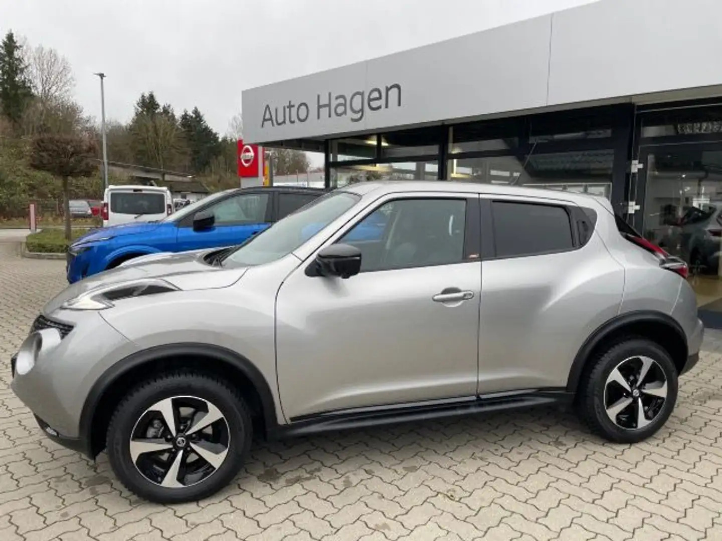Nissan Juke 1.6 Xtronic Automatik BOSE Edition GJR Navi Plateado - 2