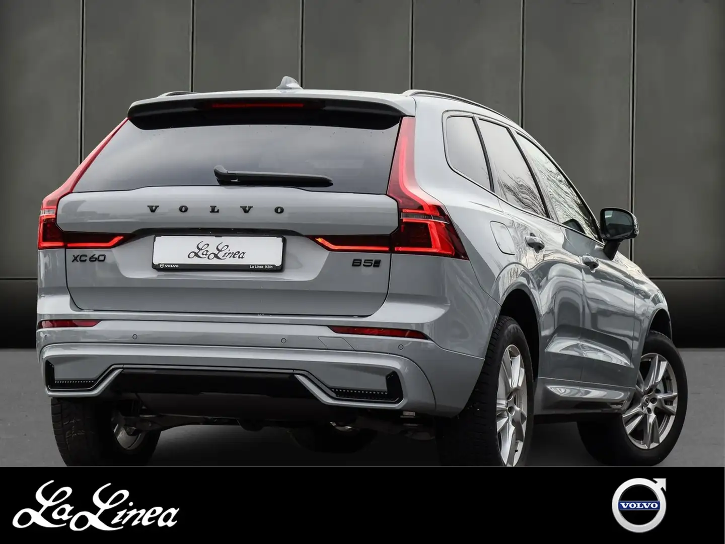 Volvo XC60 B5 AWD Black Edition Plus NP:63.920,-/RESKIN/LI... Grau - 2