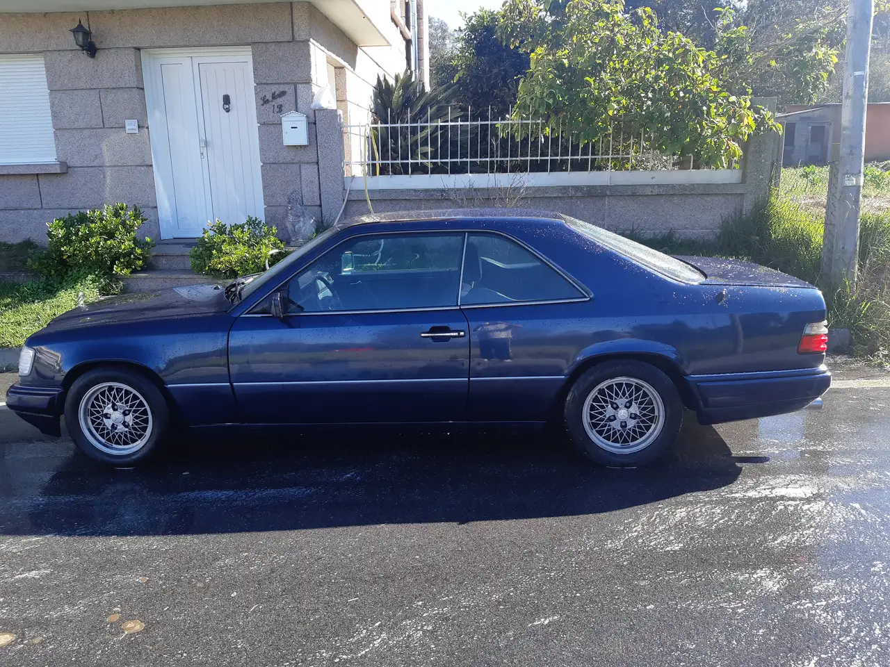 Mercedes-Benz E 220 E Coupé 220, foto 1