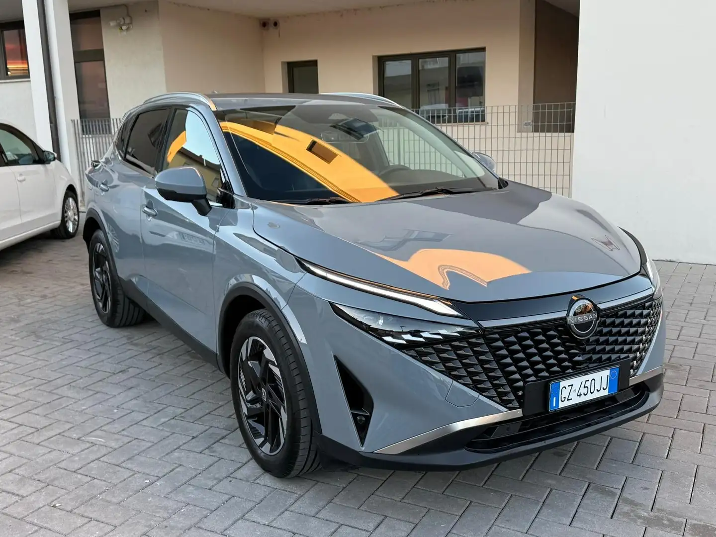 Nissan Qashqai Qashqai 1.3 mhev N-Connecta 2wd 140cv Nuovo mod Grigio - 1
