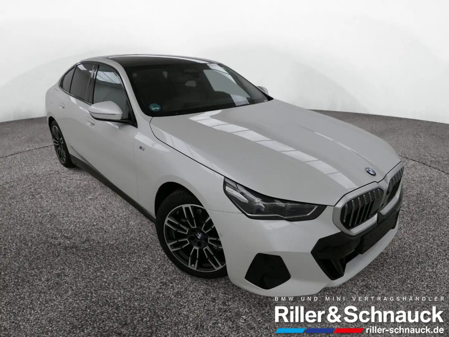 BMW 520 i M Sport PANO+STANDHZG+HK+ACC+HUD Weiß - 2