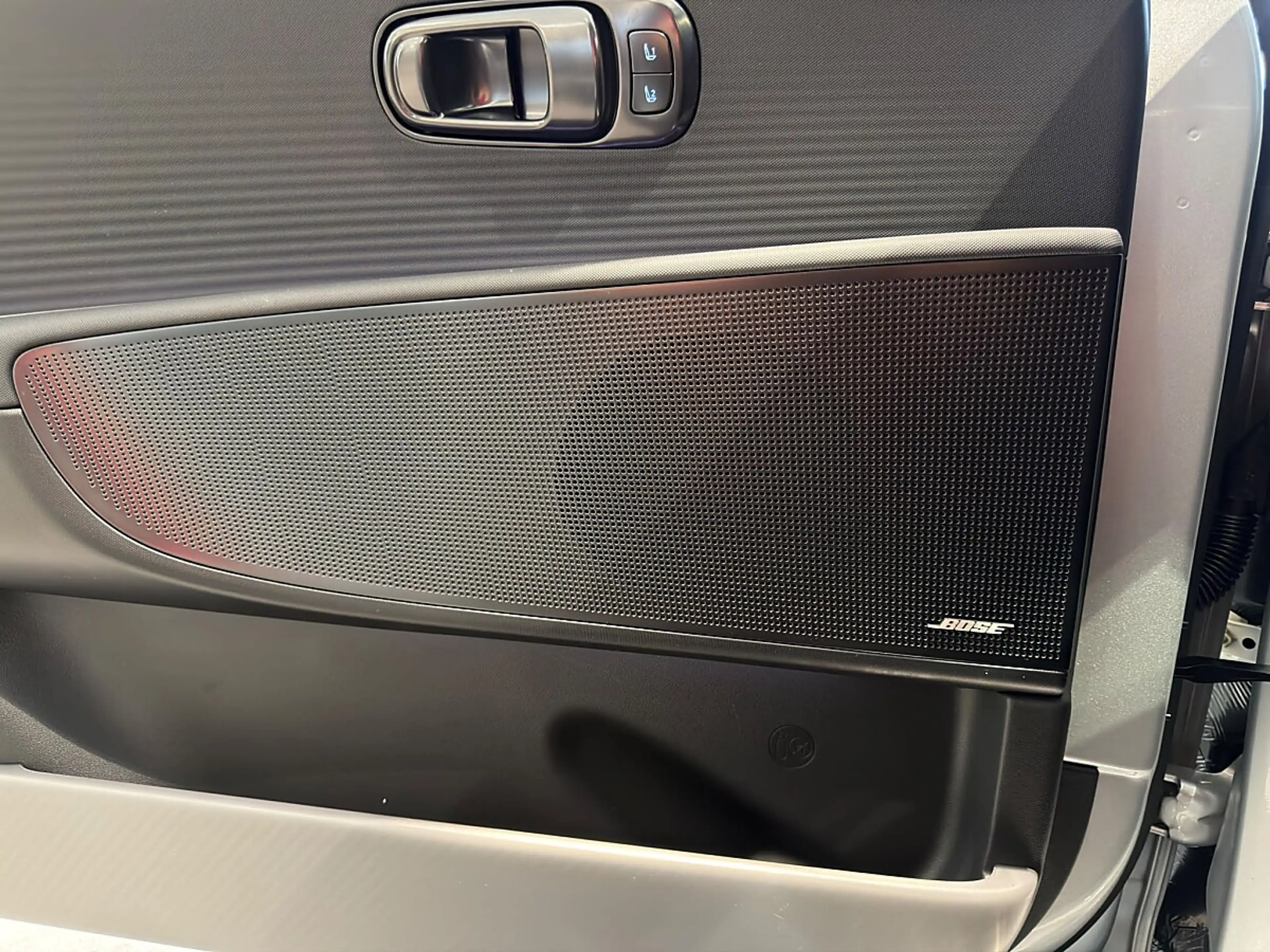 Hyundai IONIQ 6 Ioniq 6 Elektro 84kWh N-Line 4WD — photo 13