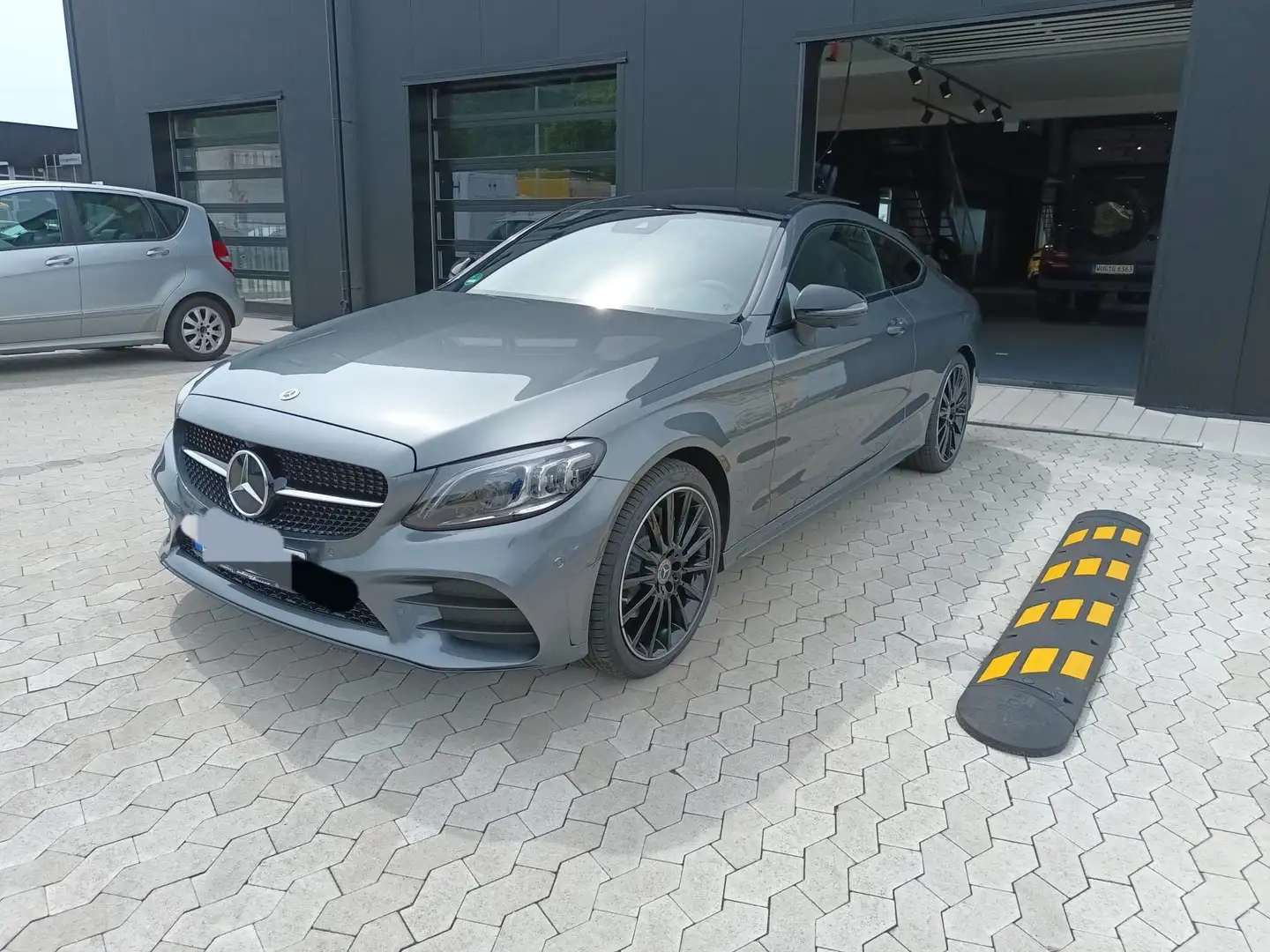 Mercedes-Benz C 220 d Coupe 4Matic 9G-TRONIC AMG Line Plus - 2