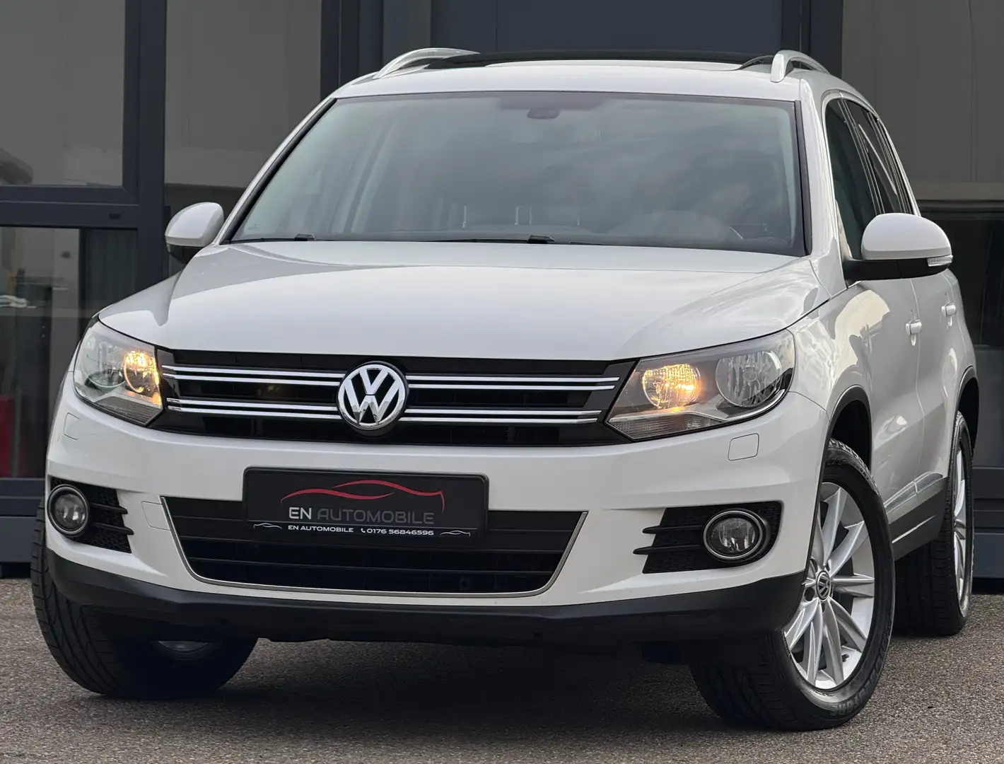 Volkswagen Tiguan Sport & Style 4Motion|DSG|Pano|Leder|PDC|71000km| Weiß - 1