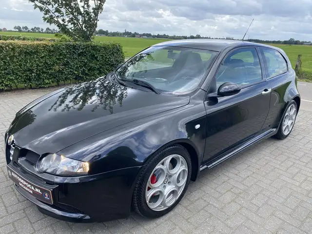 Alfa Romeo 147 3.2 V6 GTA Roestvrij en origineel Nederlandse auto