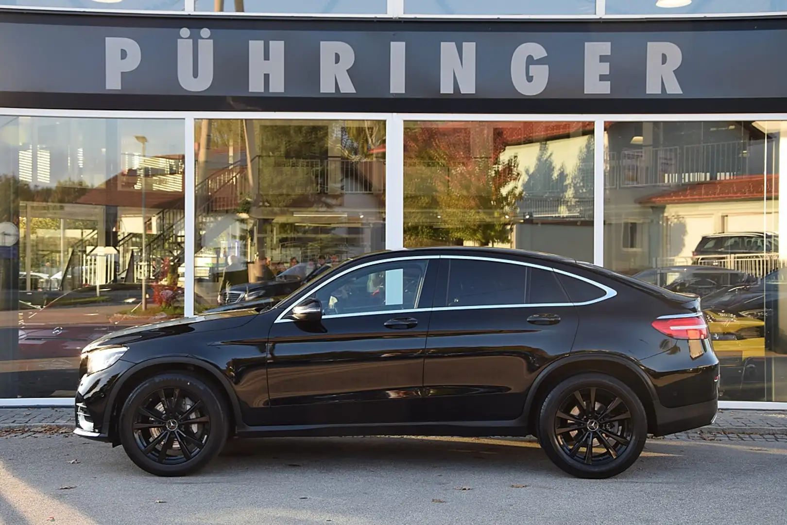 Mercedes-Benz GLC 220 d AMG Line 4matic Coupe Schwarz - 1
