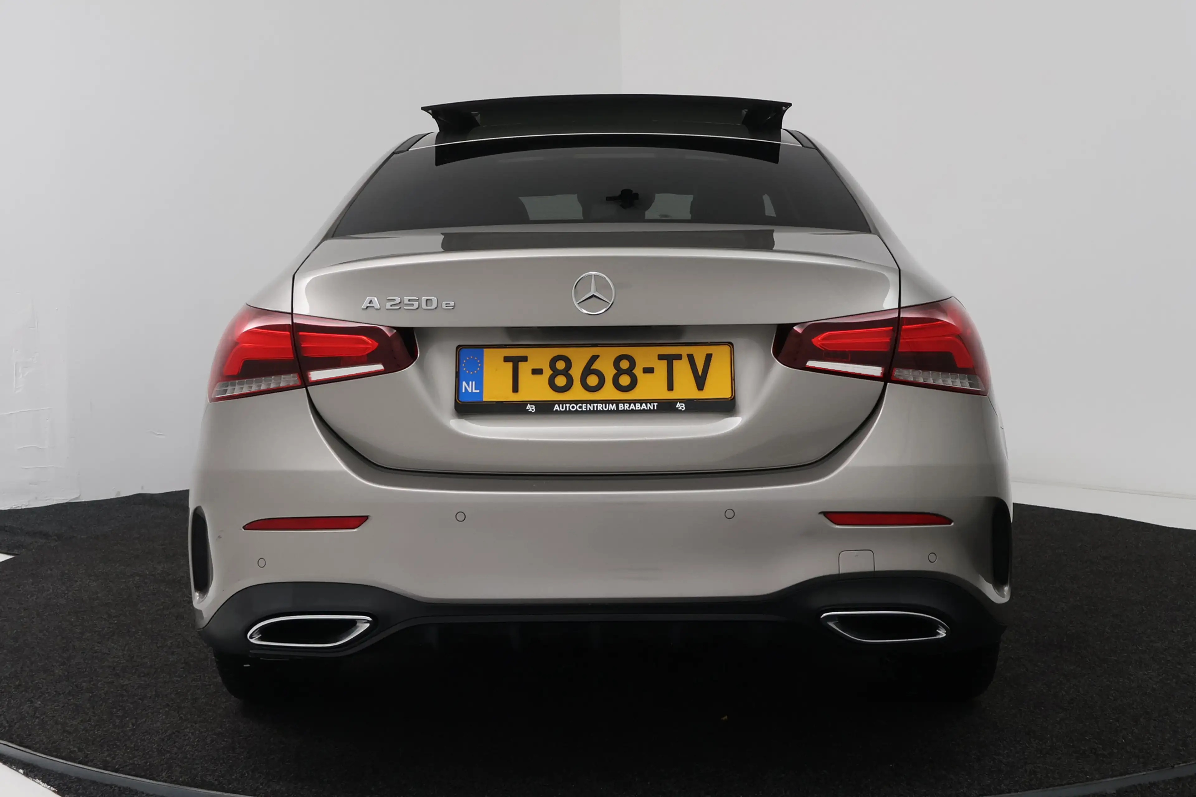 Mercedes-Benz A 250 e (PANORAMADAK, ELEKT. STOELEN, SFEERVERLICHTING, — photo 4