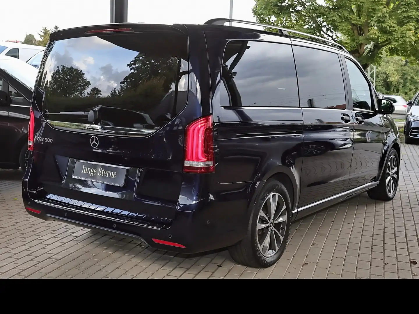 Mercedes-Benz EQV 300 Lang Parktronic+Totwink+Pano+Sitzheizung Blau - 2